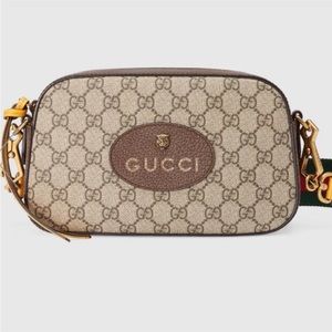 Gucci supreme camera bag
